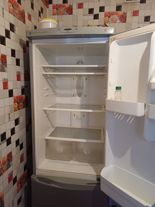 Холодильник LG в рабочем состоянии