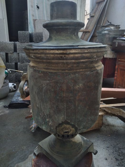 Qadimiy samoar choynak