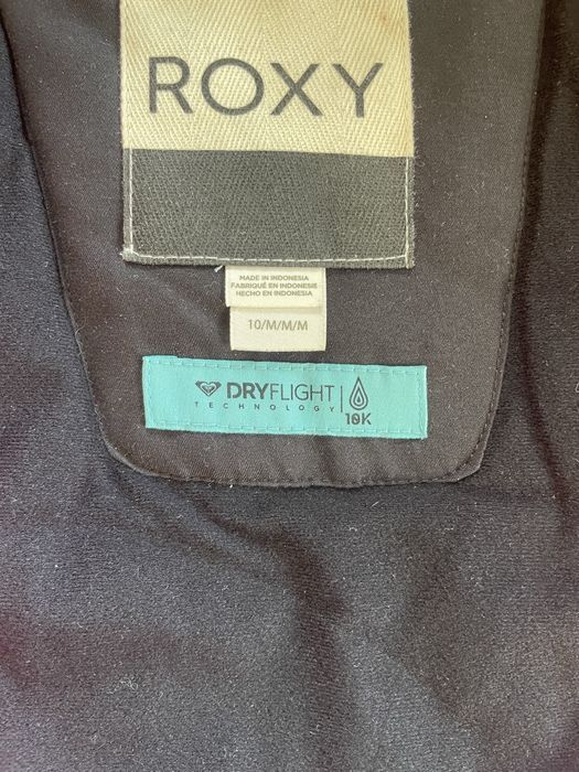 Детски ски екип Roxy от две части за общо 140 лева