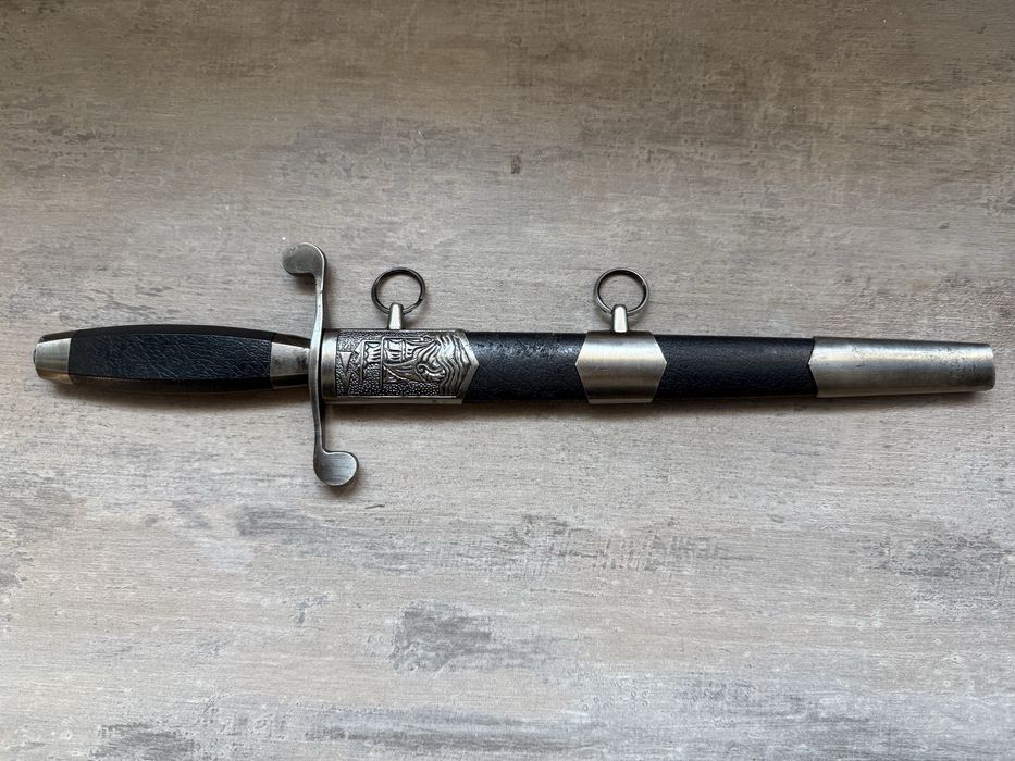 Pumnal sovietic ,   .