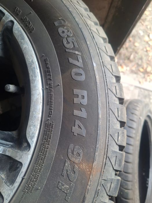 Продам шины 4шт 185/70R14