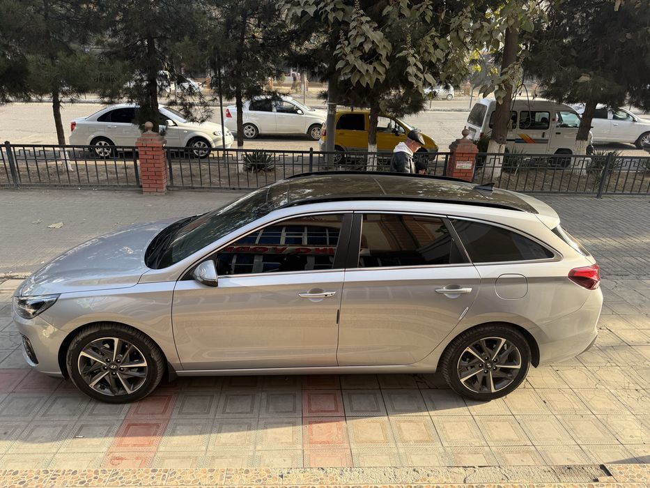 Hyundai  i 30 сотилади