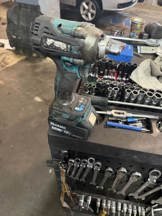 Masina pe impact makita 18v