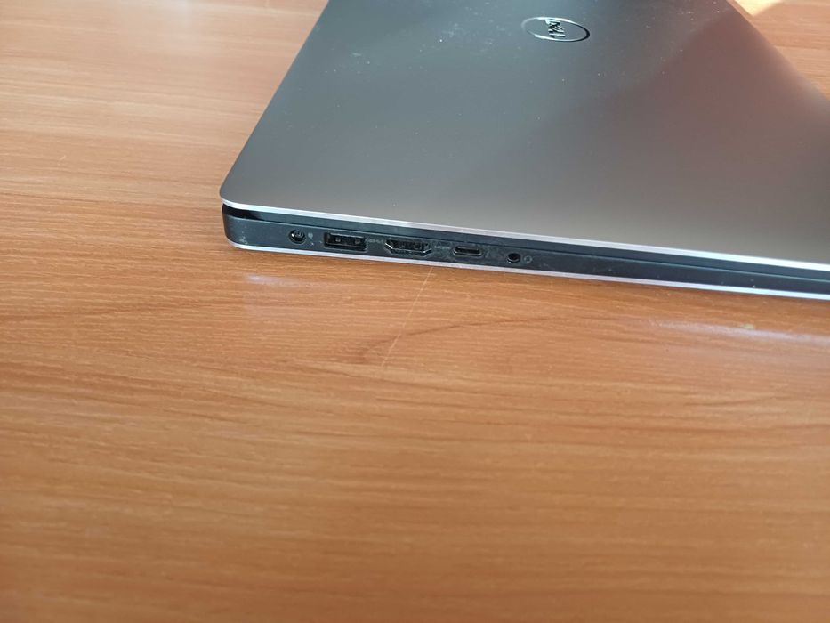 Dell 4K IGZO Touch IPS/Corei7-7820HQ/Quadro М1200/16GB DDR4/512GB SSD