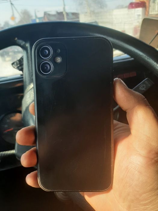 Продам айфон 11 б/у