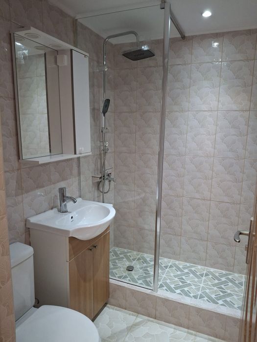 Închiriez apartament