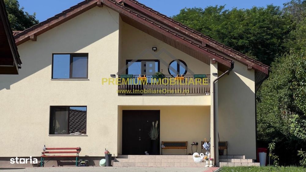 Vilă P+M cu teren de 4.200 mp + Garaj - Onești