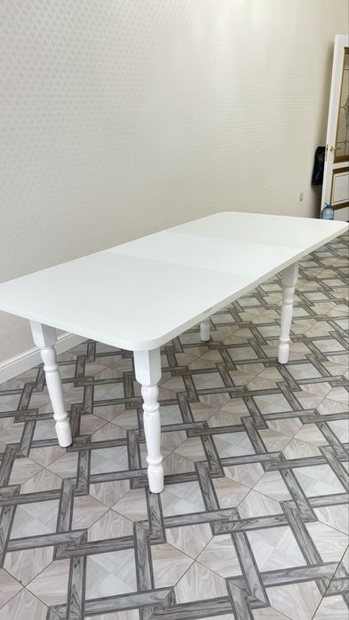 Продам стол кухонный (гостинный)