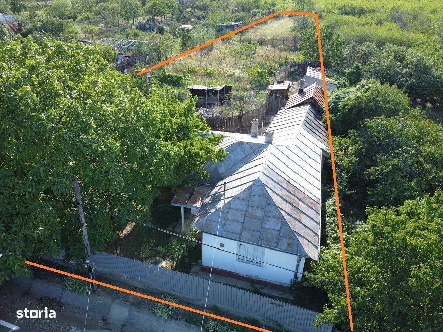 Vindem Casa Focsani/Carligele 2050 mp teren 35000 euro negociabil