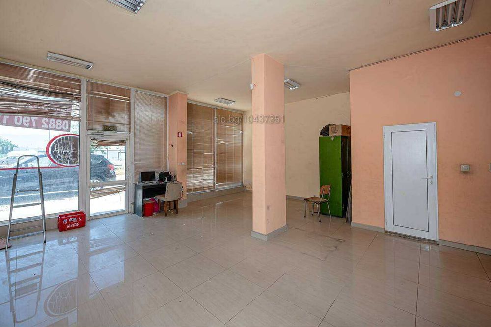 Продава се Магазин в Пловдив, Тракия - 61 кв.м за 2378 €/кв.м - Снимка #1