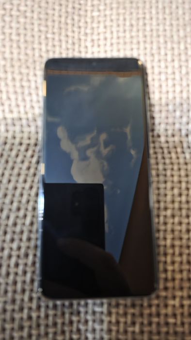 Продам телефон Samsung Galaxy S20