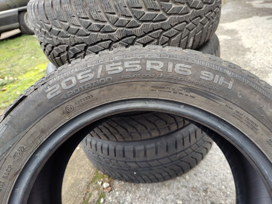 Продавам 4 зимни гуми 205/55/16 Nokian