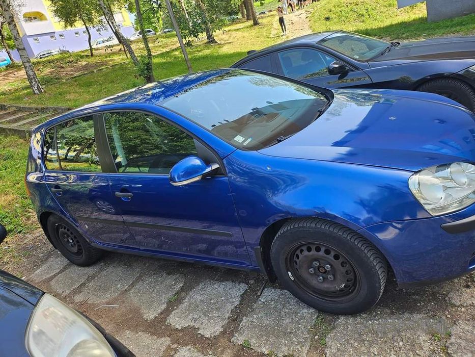 Продавам Голф 5 1.9 105кс. на ЧАСТИ, както и ВСЯКАКВИ други Голф 5ци