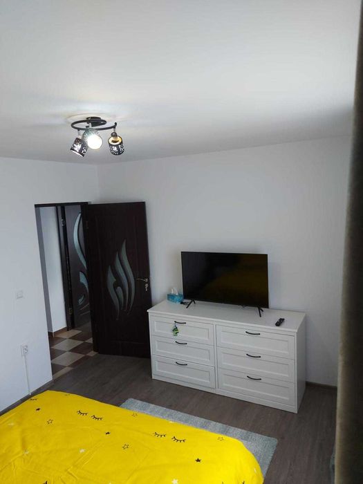 Inchiriez apartament cu 2 camere