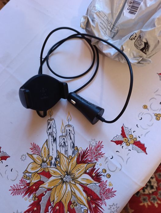 Încărcător auto Belkin cu încărcare wireless și suport telefon