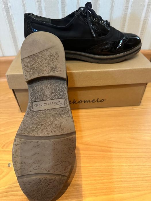 Ботинки и лоферы 38р