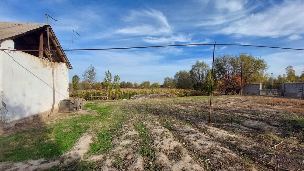 Участка сотилади ер нархида сотигини 9 млн хисоблаб олораслар