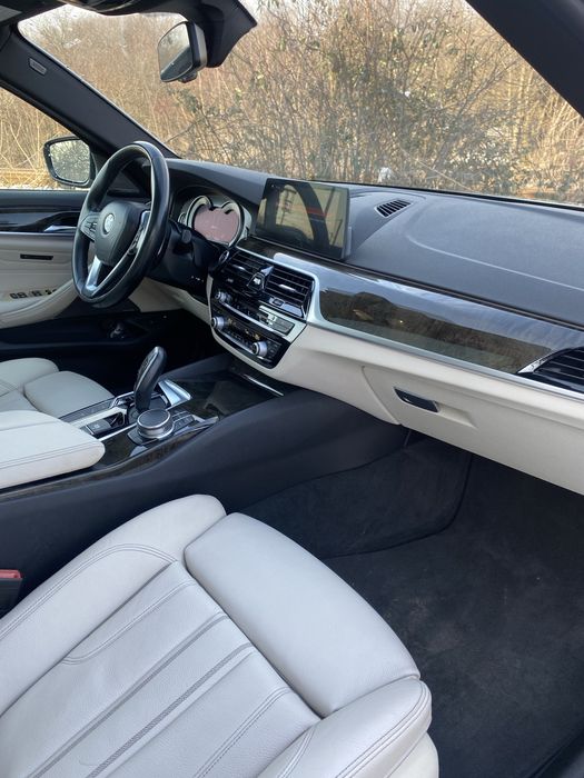 BMW Seria 5 530e iPerformance Aut. Luxury Line