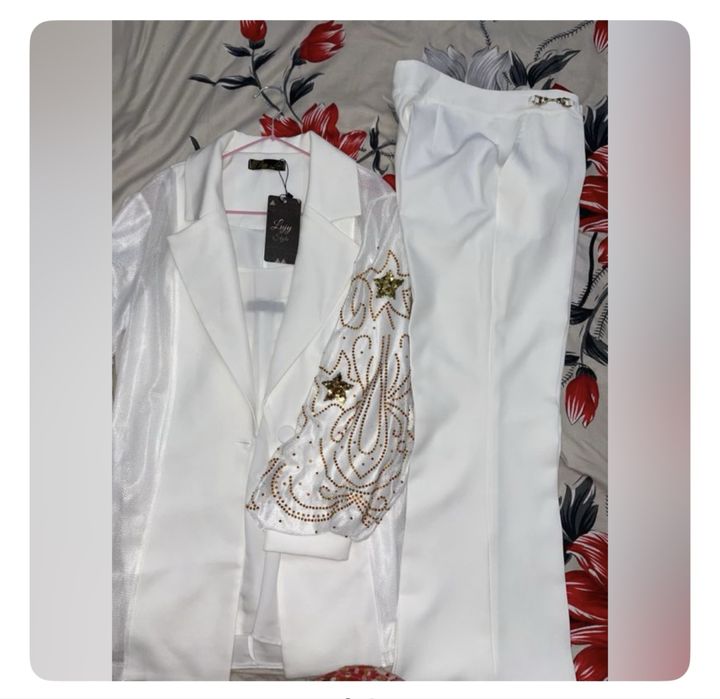 Новый женский костюм тройка