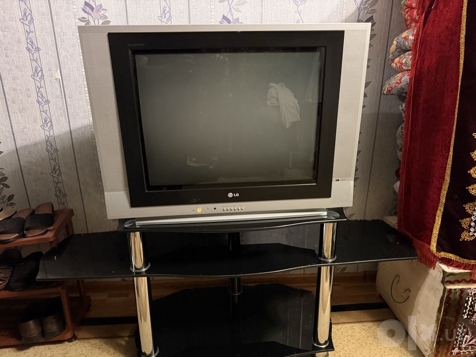Televizor sotiladi