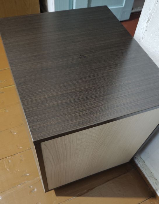 Тумба на колесиках