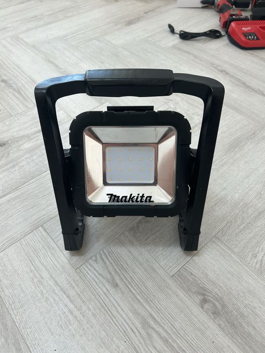 Makita DML 805 proiector