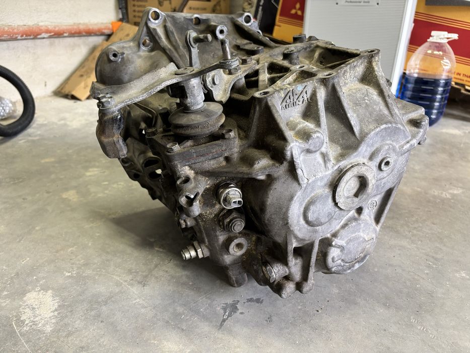 Скоростна кутия за Авенсис/ Toyota Avensis Т25, 2007г дизел