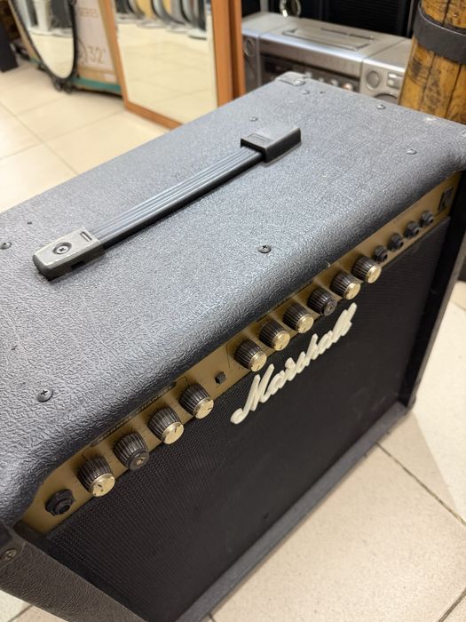 Китарно кубе MANSHALL 90w