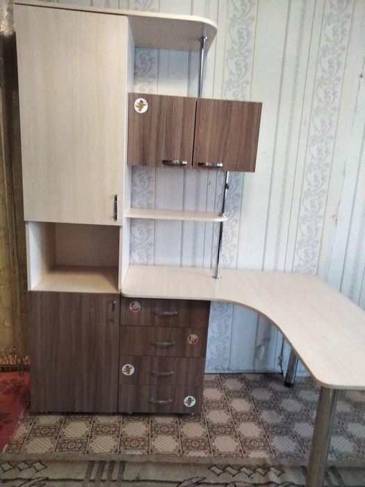 Ученический стол.