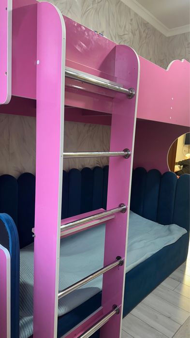 Двухярустный кровать