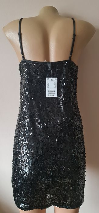 Стилна черна рокля