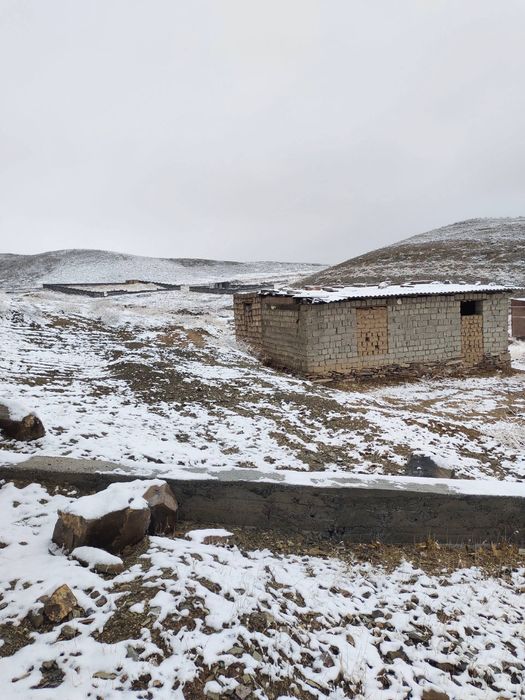 Қурилиши тугалланмаган участка сотилади