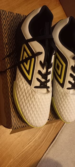 UMBRO Футболни стоножки 45номер