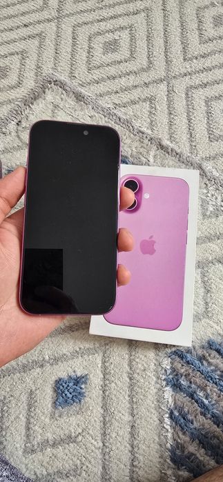 Продам айфон 16 128