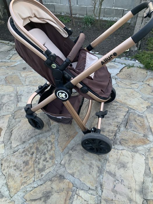 детска количка и кошче за автомобил