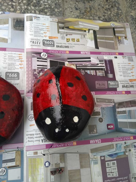 Камък (градински) за декорация. Калинки, пчели и ягоди