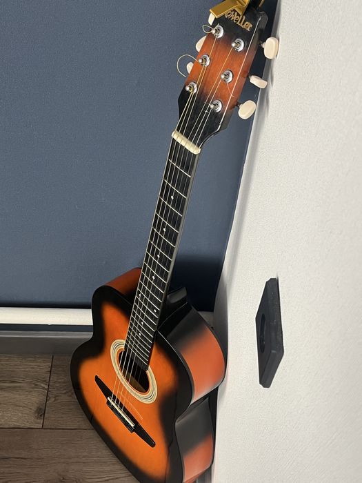 Акустическая гитара