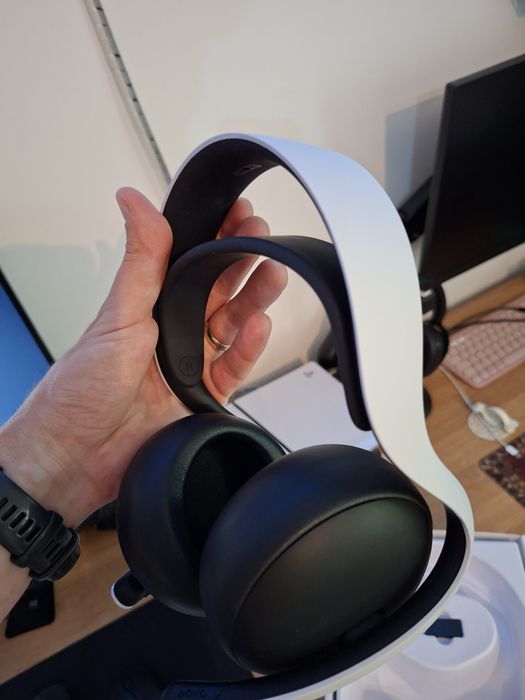 Casti PlayStation PULSE Elite ca noi
