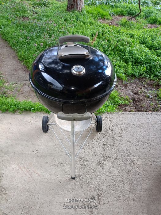 Барбекюта на дървени въглища