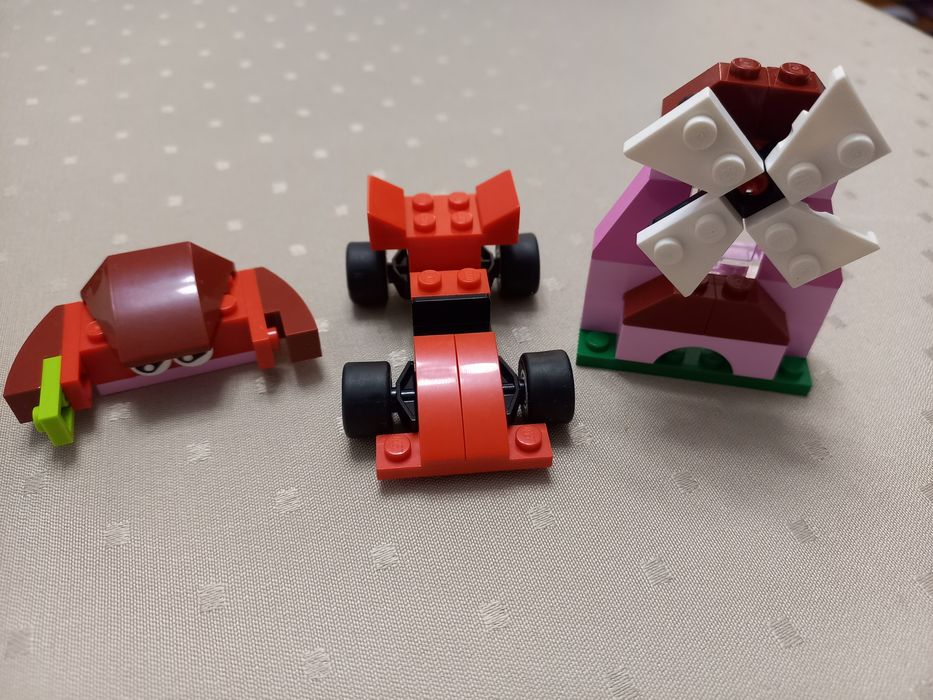 Seturi LEGO Friends si Classic