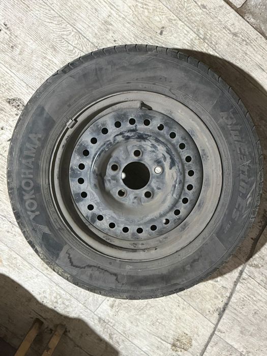 Продам летний комплект шины