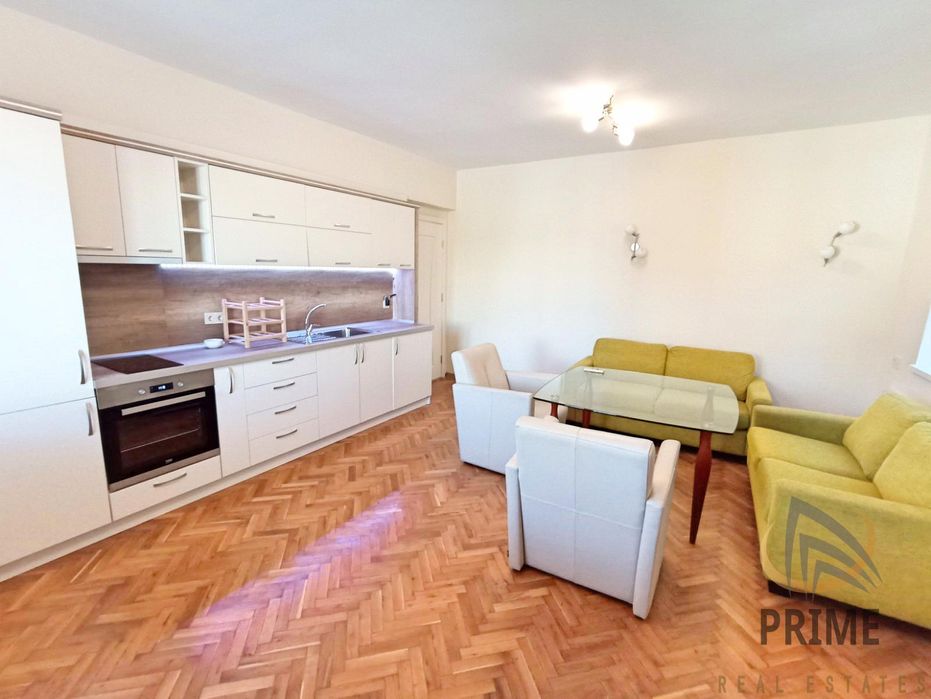 Дава се под наем Двустаен апартамент в Бургас, Център - 65 кв.м за 459 € - Снимка #1