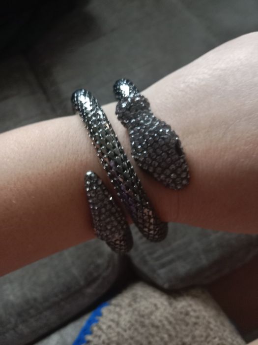 Браслет змейка со стразами