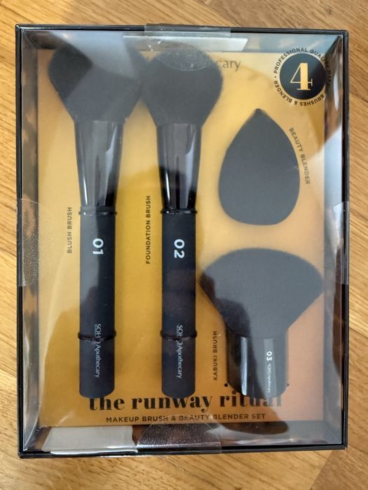 Комплект четки за грим SOHO Apothecary