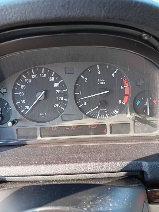BMW X5(E53),2004-3.0D-AUTOMAT-DOAR 237000KM REALI ,Tapițărie piele bine  i ntretinută