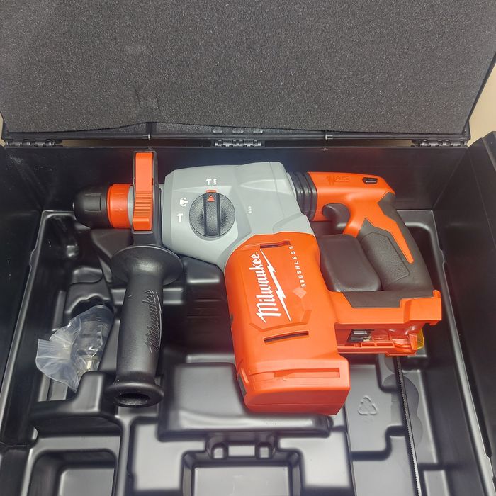 ПРОМОЦИЯ.Акумулаторен перфоратор Milwaukee M18 BLHX-0X