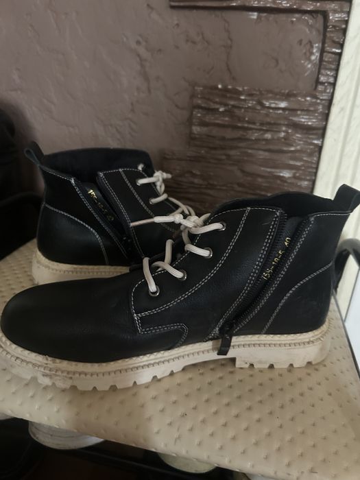 Продам ботинки для девочки