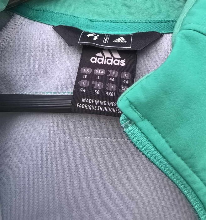 Adidas оригиналнл дамско непромокаемо преходно яке Л размер