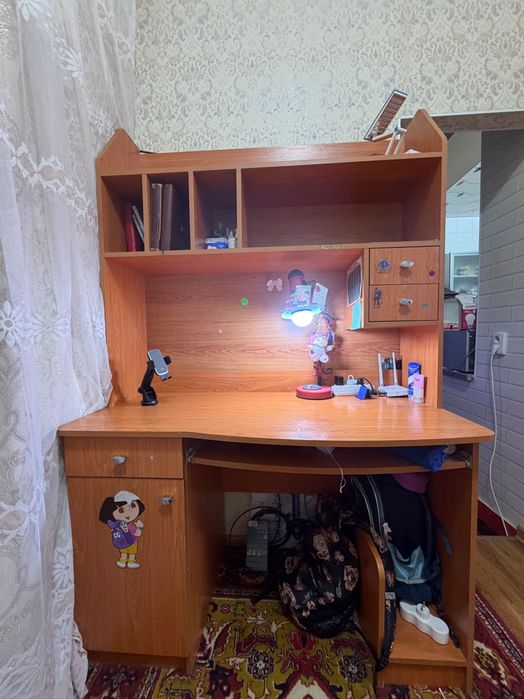 Продам стол письменный