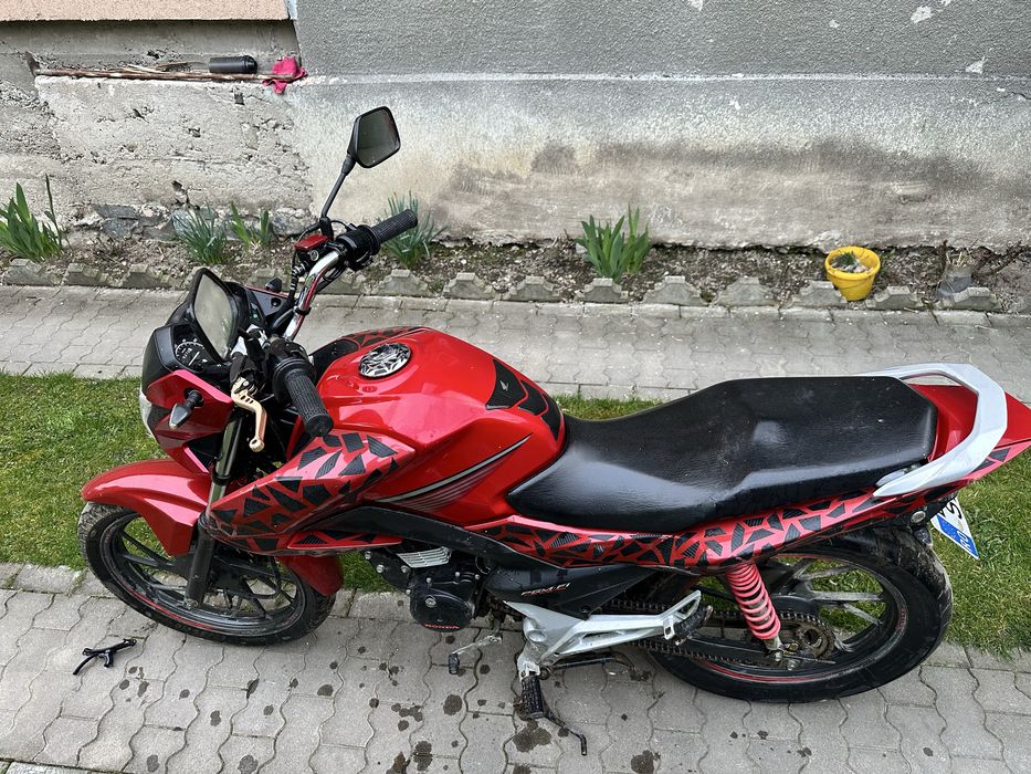 Vand sau schimb Honda cb125f 2016 al doilea proprietar